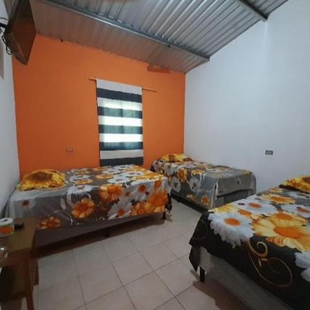 Hotel El Pez Dorado Rio Dulce Town Kültér fotó