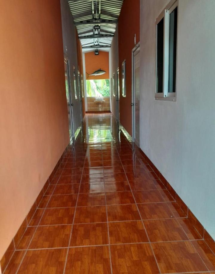 Hotel El Pez Dorado Rio Dulce Town Kültér fotó
